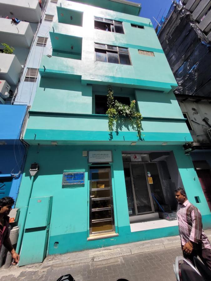 Ontrack Travel Apartment Male Bagian luar foto